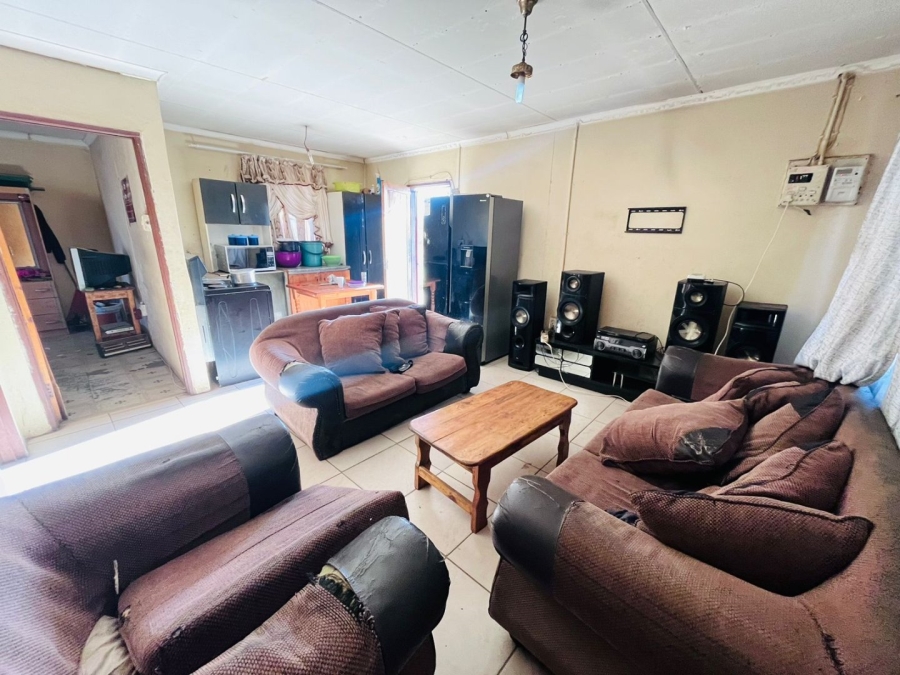 2 Bedroom Property for Sale in Bloemside 4 Free State